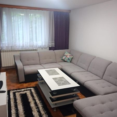 Near Sarajevo Airport Apartment ภายนอก รูปภาพ