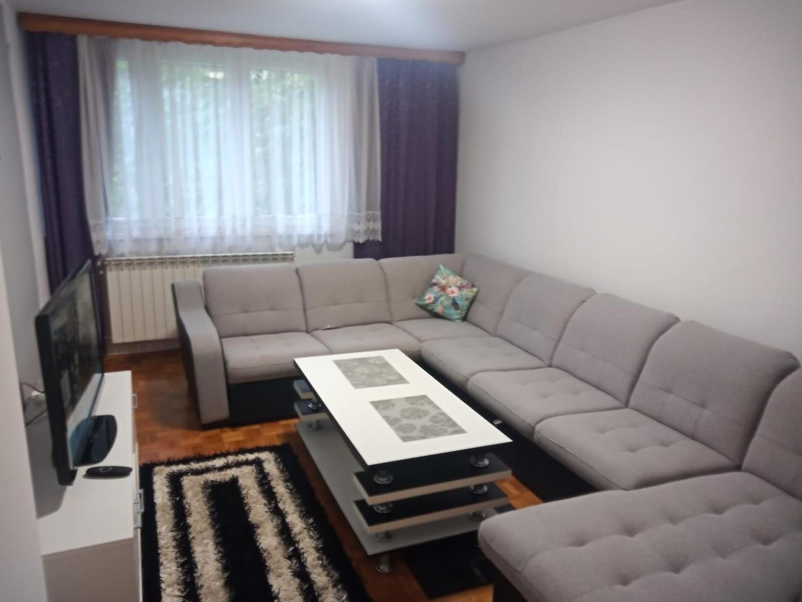 Near Sarajevo Airport Apartment ภายนอก รูปภาพ